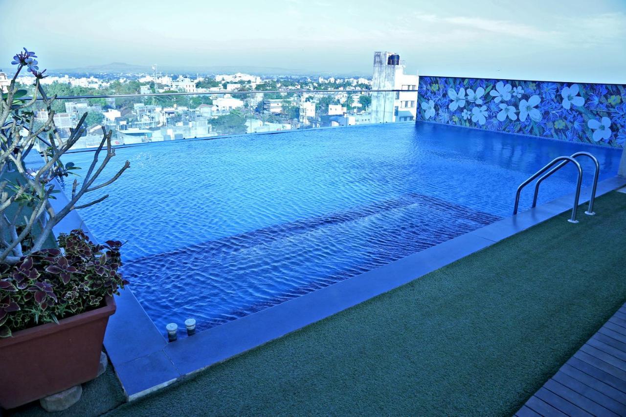Hotel Vrishali Executive Kolhapur Exterior foto